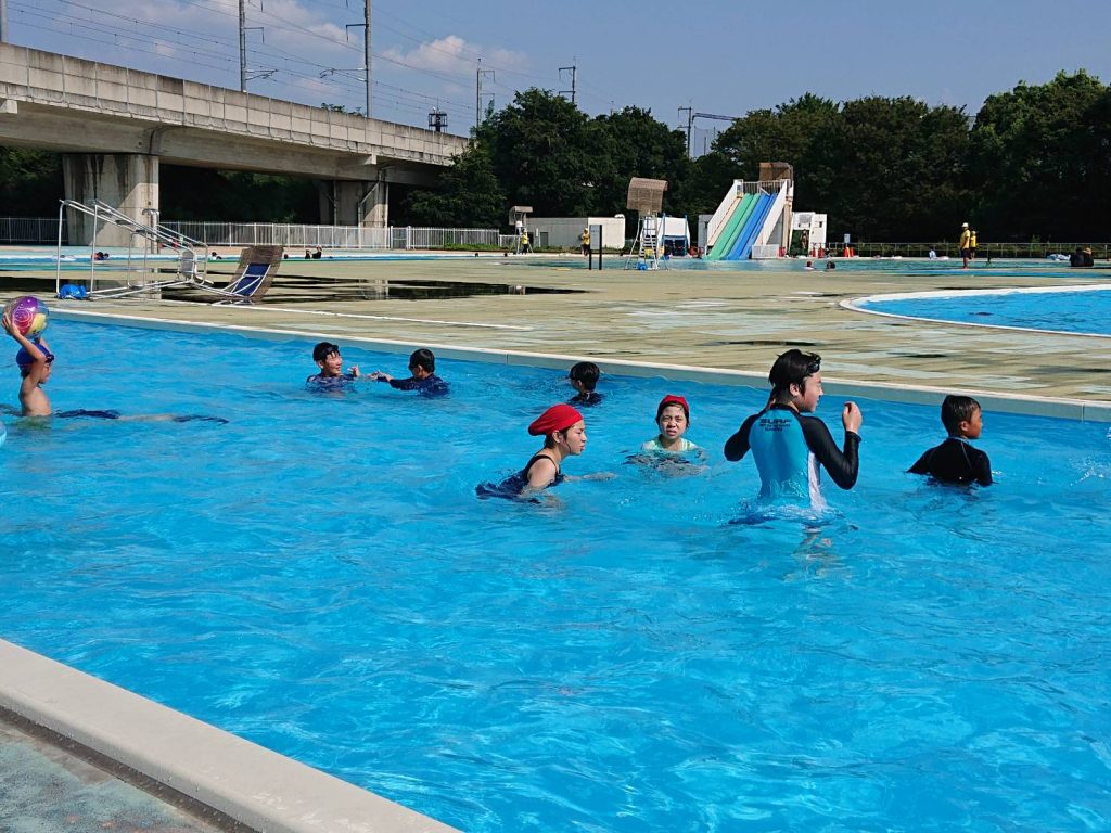 流れるプール！