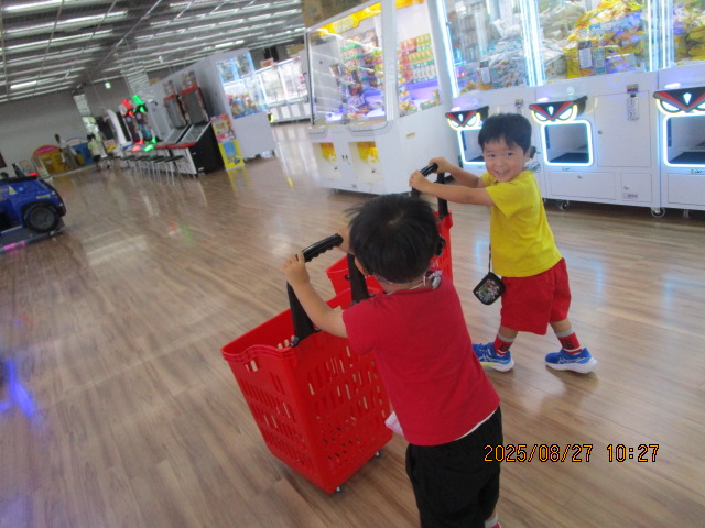 視線を合わせて共有しています